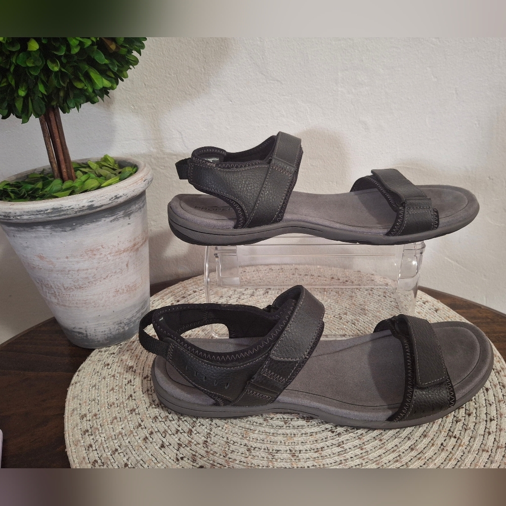 Women's Bass Propel Touring Black Sandals Size 11.